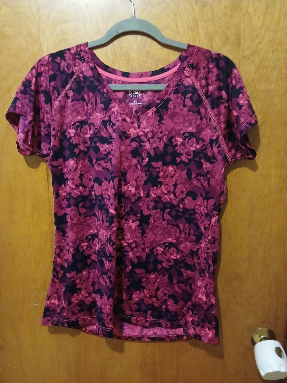 Women’s Floral Active Tee in Magenta and Black - 32 Degrees